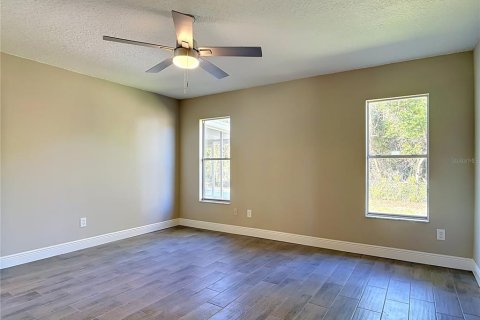 House in Deltona, Florida 3 bedrooms, 158.21 sq.m. № 2418503 - photo 27