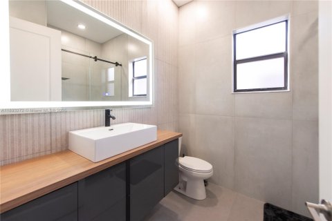 Casa en venta en Miramar, Florida, 4 dormitorios, 251.21 m2 № 1945670 - foto 8