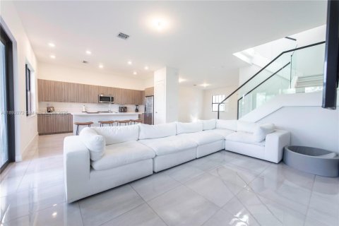 Casa en venta en Miramar, Florida, 4 dormitorios, 251.21 m2 № 1945670 - foto 5