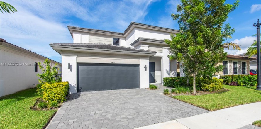 Casa en Miramar, Florida 4 dormitorios, 251.21 m2 № 1945670