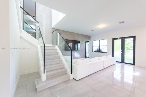 Casa en venta en Miramar, Florida, 4 dormitorios, 251.21 m2 № 1945670 - foto 3