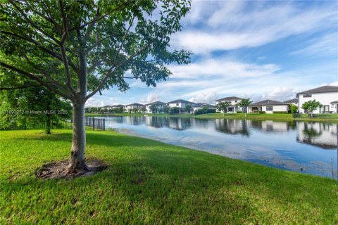 Casa en venta en Miramar, Florida, 4 dormitorios, 251.21 m2 № 1945670 - foto 17