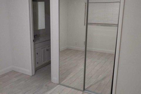 Condo in Boynton Beach, Florida, 2 bedrooms  № 1210407 - photo 1