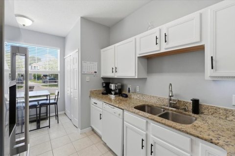 Touwnhouse à vendre à Kissimmee, Floride: 3 chambres, 132.2 m2 № 2149932 - photo 7