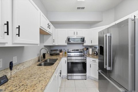 Touwnhouse à vendre à Kissimmee, Floride: 3 chambres, 132.2 m2 № 2149932 - photo 8