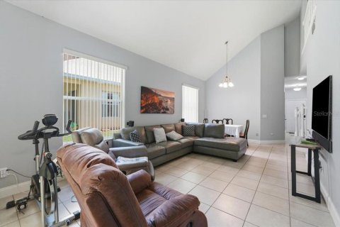 Touwnhouse à vendre à Kissimmee, Floride: 3 chambres, 132.2 m2 № 2149932 - photo 6
