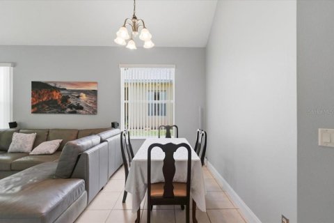 Touwnhouse à vendre à Kissimmee, Floride: 3 chambres, 132.2 m2 № 2149932 - photo 10