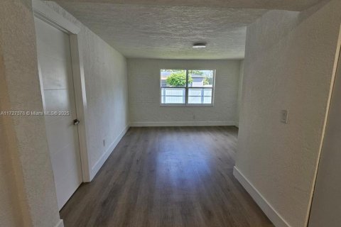 Купить виллу или дом в Норт-Майами-Бич, Флорида 3 спальни, 132.85м2, № 1709784 - фото 5