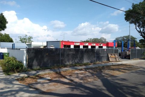 Commercial property in Tampa, Florida 371.61 sq.m. № 1520085 - photo 20