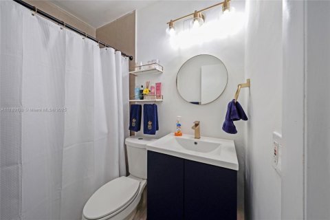 Casa en venta en Miami, Florida, 3 dormitorios, 166.85 m2 № 1938455 - foto 14