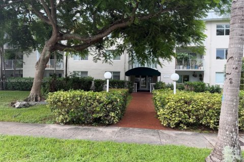Copropriété à vendre à Key Biscayne, Floride: 2 chambres, 102.19 m2 № 1931223 - photo 2
