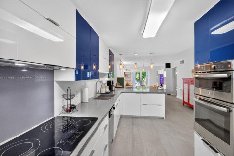 Copropriété à vendre à Key Biscayne, Floride: 2 chambres, 102.19 m2 № 1931223 - photo 5