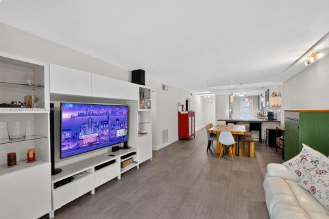 Copropriété à vendre à Key Biscayne, Floride: 2 chambres, 102.19 m2 № 1931223 - photo 9