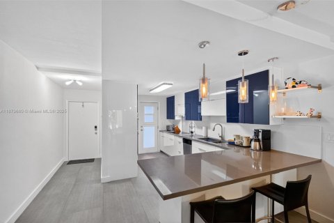 Copropriété à vendre à Key Biscayne, Floride: 2 chambres, 102.19 m2 № 1931223 - photo 7