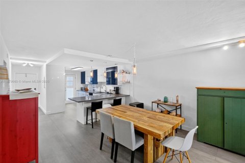 Copropriété à vendre à Key Biscayne, Floride: 2 chambres, 102.19 m2 № 1931223 - photo 8