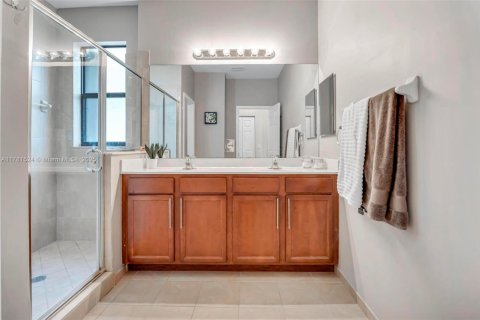 Adosado en venta en Doral, Florida, 4 dormitorios, 179.77 m2 № 1938573 - foto 19