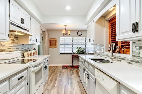 Villa ou maison à vendre à Umatilla, Floride: 3 chambres, 184.41 m2 № 2201911 - photo 10