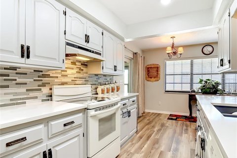 Villa ou maison à vendre à Umatilla, Floride: 3 chambres, 184.41 m2 № 2201911 - photo 6