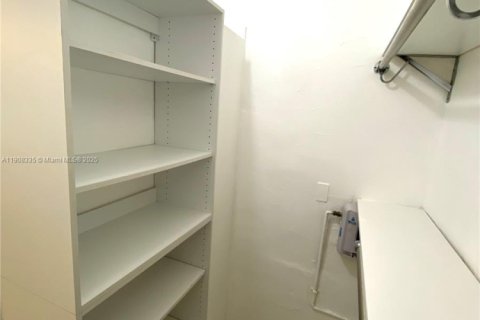 Appartement à louer à Miami, Floride: 1 chambre, 39.86 m2 № 1964165 - photo 9