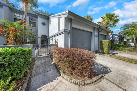Townhouse in Tampa, Florida 2 bedrooms, 118.26 sq.m. № 1807335 - photo 3
