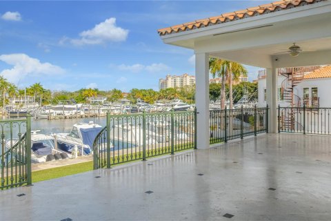 Купить виллу или дом в Корал-Гейблс, Флорида 5 спален, 434.6м2, № 2023406 - фото 9