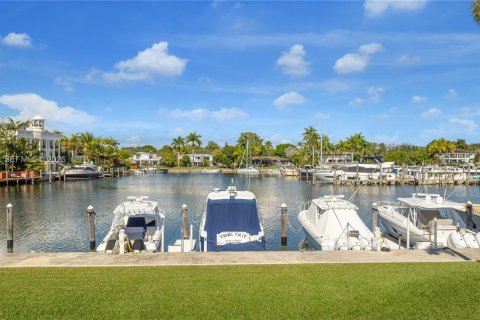 Купить виллу или дом в Корал-Гейблс, Флорида 5 спален, 434.6м2, № 2023406 - фото 10