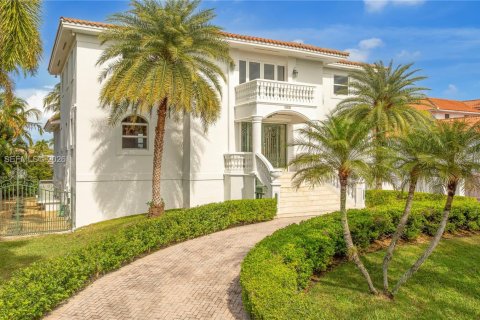 Купить виллу или дом в Корал-Гейблс, Флорида 5 спален, 434.6м2, № 2023406 - фото 2