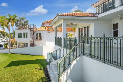 Купить виллу или дом в Корал-Гейблс, Флорида 5 спален, 434.6м2, № 2023406 - фото 8