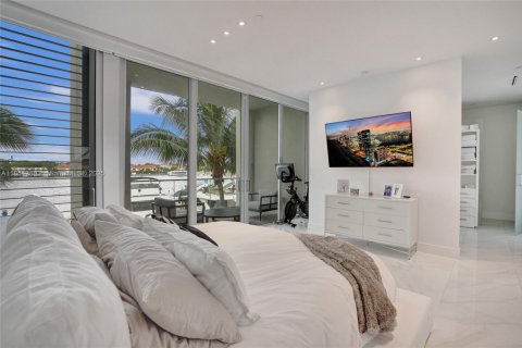 Купить таунхаус в Авентура, Флорида 5 спален, 310.67м2, № 1962505 - фото 17