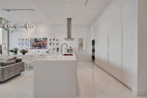 Купить таунхаус в Авентура, Флорида 5 спален, 310.67м2, № 1962505 - фото 8