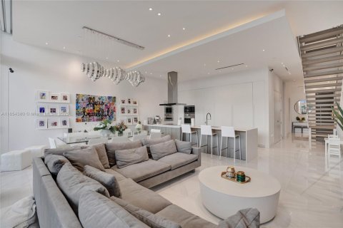 Купить таунхаус в Авентура, Флорида 5 спален, 310.67м2, № 1962505 - фото 7