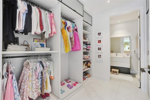 Купить таунхаус в Авентура, Флорида 5 спален, 310.67м2, № 1962505 - фото 26