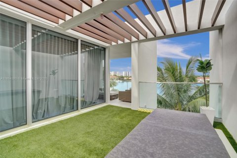 Купить таунхаус в Авентура, Флорида 5 спален, 310.67м2, № 1962505 - фото 29