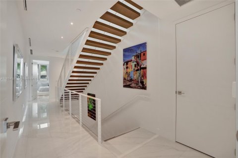 Купить таунхаус в Авентура, Флорида 5 спален, 310.67м2, № 1962505 - фото 12