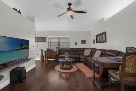 Casa en venta en Kissimmee, Florida, 3 dormitorios, 134.62 m2 № 2107320 - foto 12