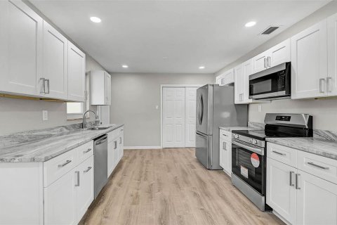 Casa en venta en Bradenton, Florida, 3 dormitorios, 129.78 m2 № 1913424 - foto 15