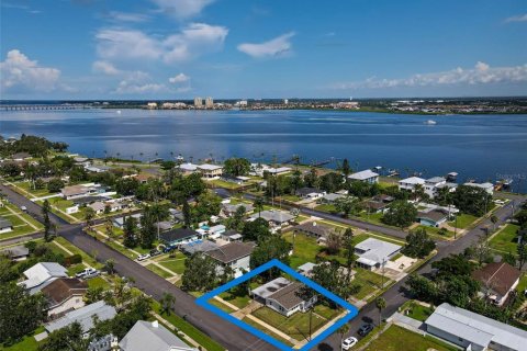 Casa en venta en Bradenton, Florida, 3 dormitorios, 129.78 m2 № 1913424 - foto 1
