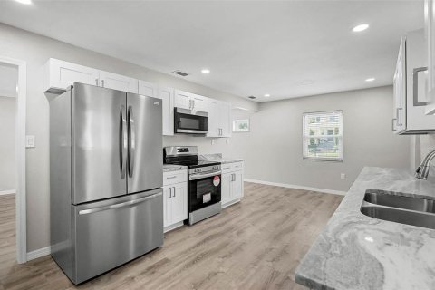 Casa en venta en Bradenton, Florida, 3 dormitorios, 129.78 m2 № 1913424 - foto 17