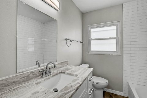 Casa en venta en Bradenton, Florida, 3 dormitorios, 129.78 m2 № 1913424 - foto 29