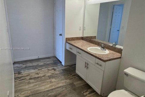 Condo in Pembroke Pines, Florida, 1 bedroom  № 2046221 - photo 16