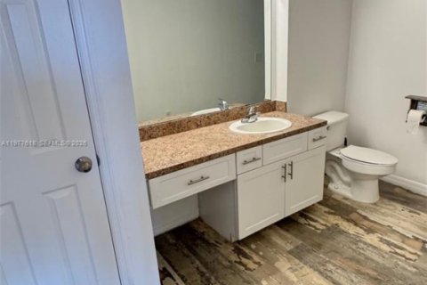 Condo in Pembroke Pines, Florida, 1 bedroom  № 2046221 - photo 14