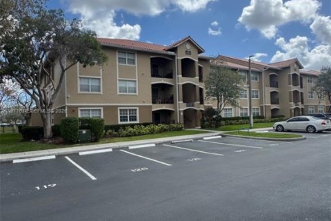 Condo in Pembroke Pines, Florida, 1 bedroom  № 2046221 - photo 3