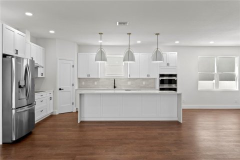 House in Tampa, Florida 4 bedrooms, 262.63 sq.m. № 2431101 - photo 11