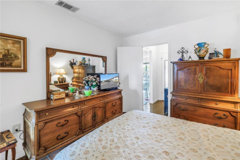 Condo in Saint Petersburg, Florida, 1 bedroom  № 1597635 - photo 4