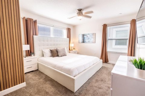 Townhouse in Davenport, Florida 5 bedrooms, 201.32 sq.m. № 2205917 - photo 11