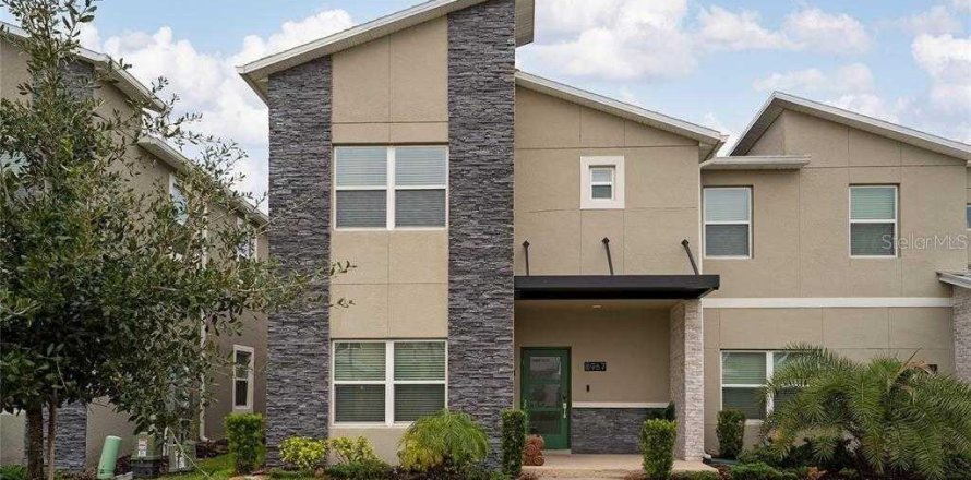 Townhouse in Davenport, Florida 5 bedrooms, 201.32 sq.m. № 2205917