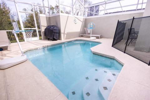 Townhouse in Davenport, Florida 5 bedrooms, 201.32 sq.m. № 2205917 - photo 3