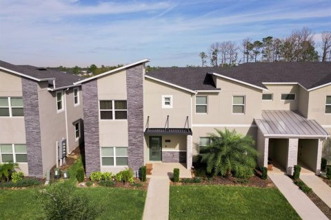 Townhouse in Davenport, Florida 5 bedrooms, 201.32 sq.m. № 2205917 - photo 14
