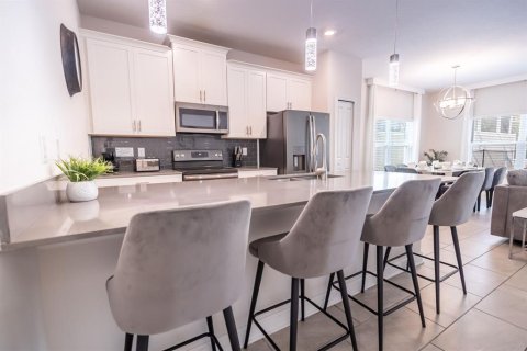 Townhouse in Davenport, Florida 5 bedrooms, 201.32 sq.m. № 2205917 - photo 6