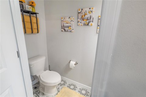 Townhouse in Land O' Lakes, Florida 3 bedrooms, 175.31 sq.m. № 1618319 - photo 13